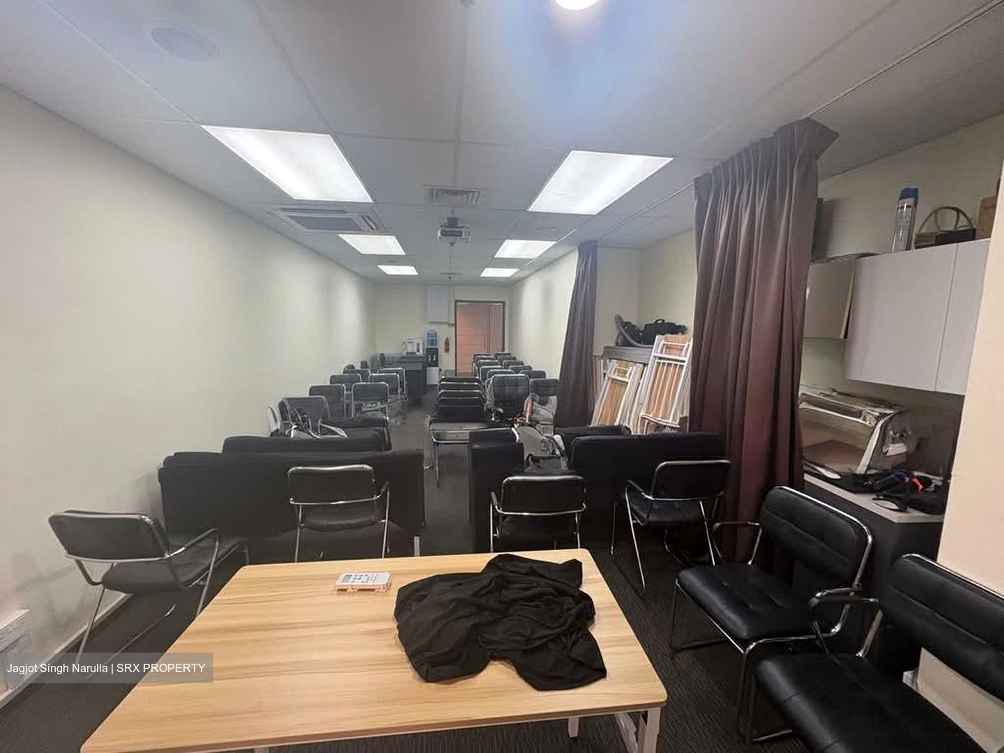 International Plaza (D2), Office #581727601